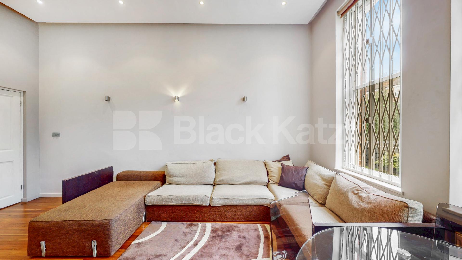 Modern Garden Flat Compayne Gardens, South Hampstead